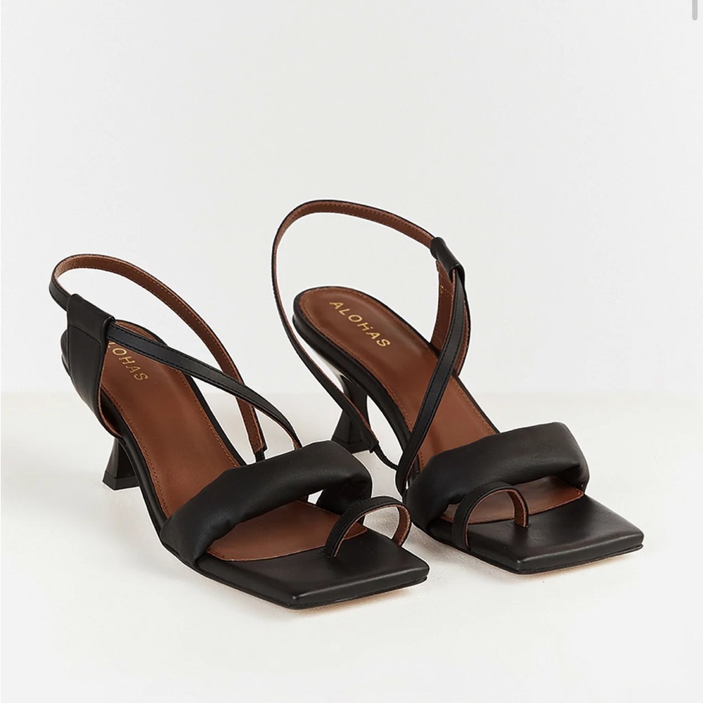 ALOHAS black asymmetric sandals - Picture 2 of 3